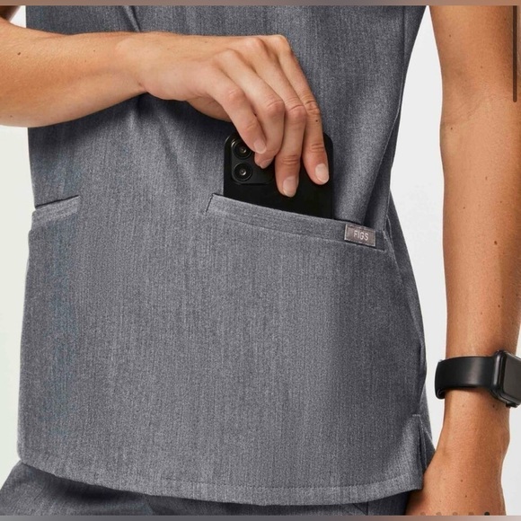 Figs Casma Three-Pocket Scrub Top | Size S - Picture 5 of 10